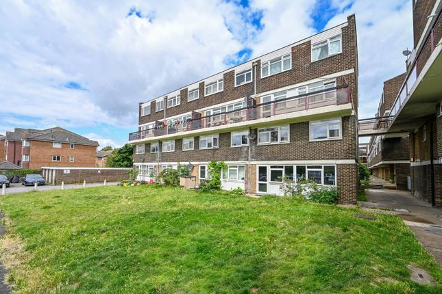 Thumbnail Flat to rent in Wessex Close, Kingston, Kingston Upon Thames