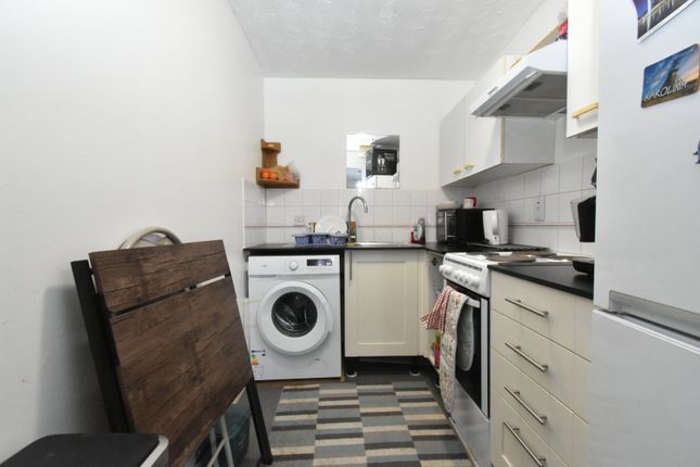 2 Campion Court, Elmore Close, Wembley photo 5