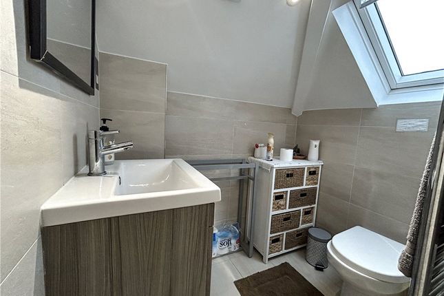 Room 3, 10, Hummer Road, Surrey photo 4