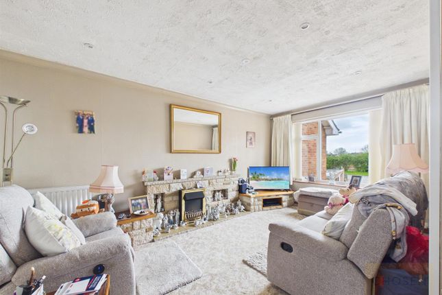 8 Cleeve Court, Two Hedges Road, Cheltenham photo 2