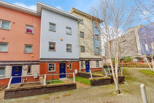 Town house for sale in Boulevard Walk, Walsall