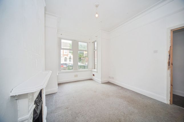 29, Denzil Avenue, Southampton photo 2