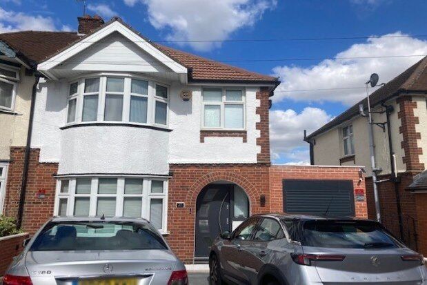 Thumbnail Property to rent in Walcot Avenue, Luton