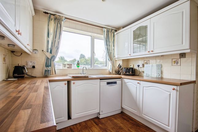 24, Sandgate Drive, Leeds photo 2