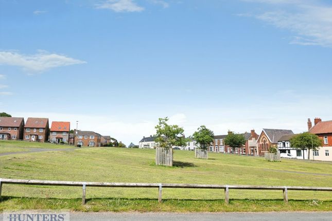 8, South Side, Easington Village photo 2