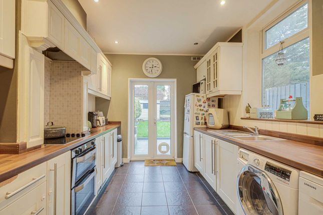 138, Fairfax Drive, Westcliff-on-sea photo 2