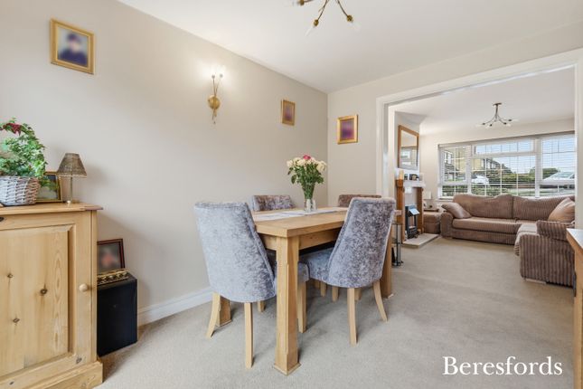 42, Garden Fields, Dunmow photo 4