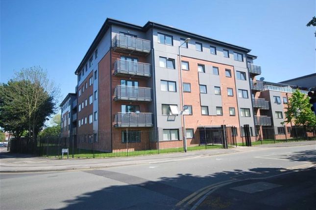 Flat to rent in Denmark Road, Manchester
