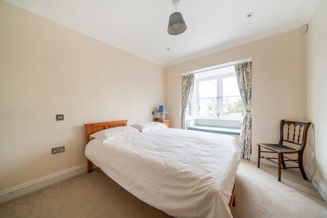 Flat for sale in Westbourne Place, Farnham, Surrey