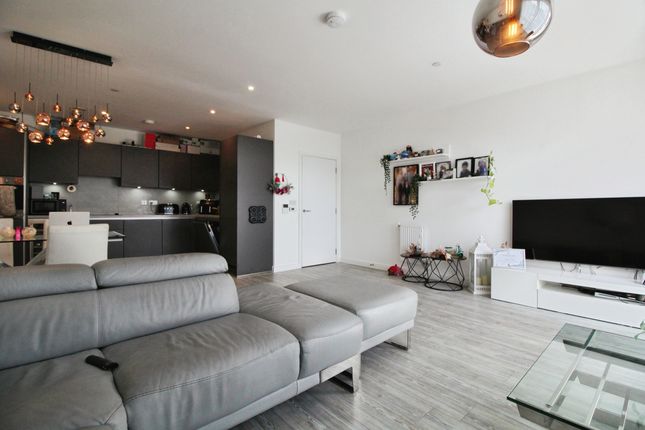 Flat 58, London photo 4