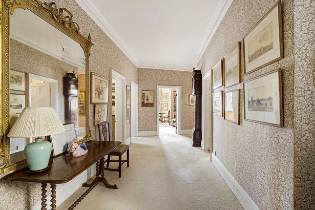 185, Ashley Gardens, London photo 3