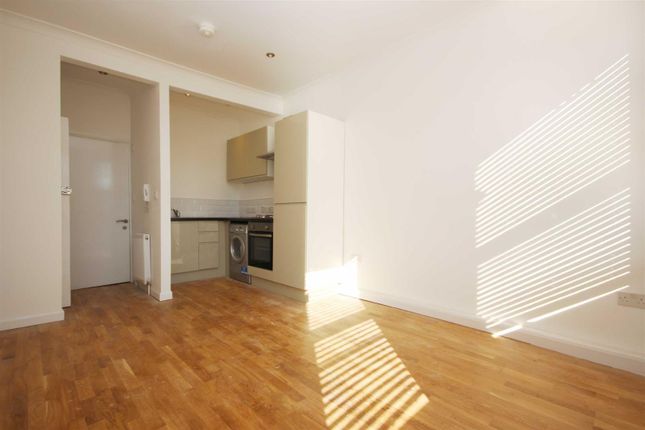 Thumbnail Flat to rent in St. James's Street, London