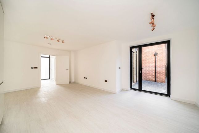 Unit 2, 2, Ackroyd Road, London photo 2