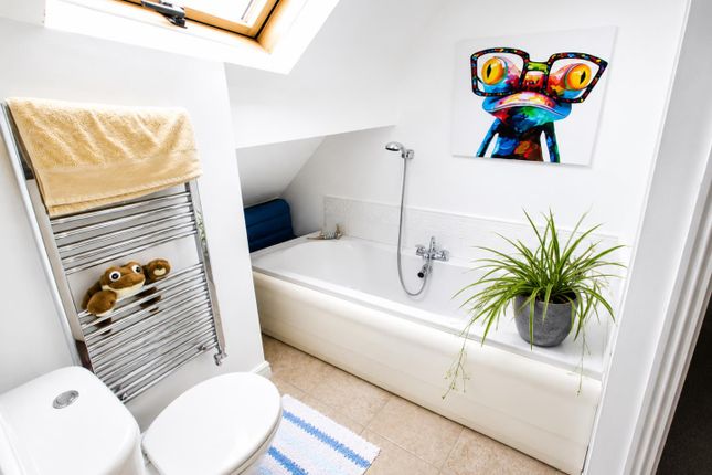 Flat 2, 410, Flixton Road, Manchester photo 5