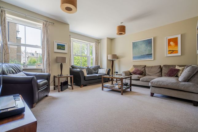 23 Kensington Mews, Windsor photo 4
