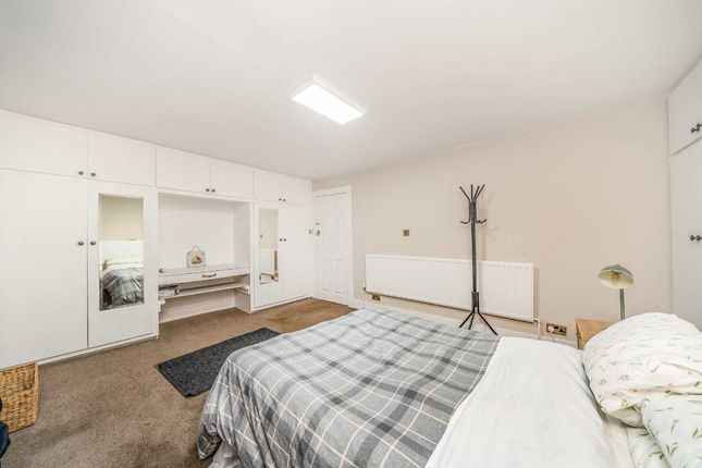 Hainault Road, Leytonstone photo 4