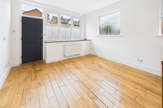 1A, Laurel Avenue, Twickenham photo 4