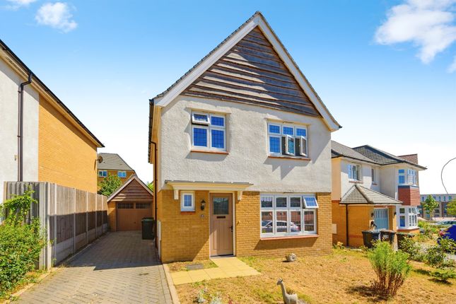 Thumbnail Detached house for sale in Hunting Drive, Luton