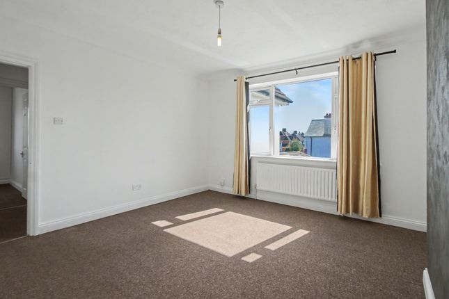 Flat 1, 64 Church Lane East, Aldershot photo 3