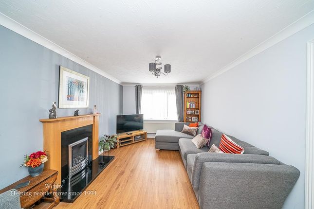 7, Albany Drive, Cannock photo 3