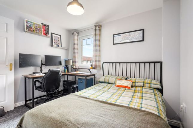 Flat for sale in Osprey Crescent, Dunfermline