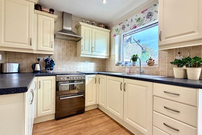 24, Manor Farm, Chard photo 2