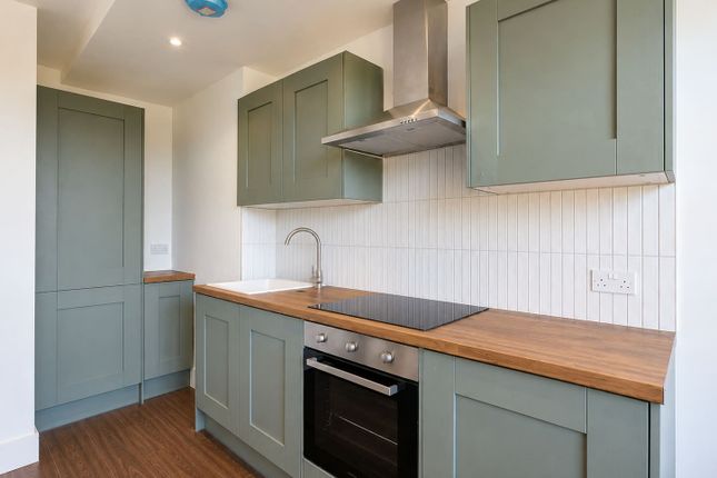 Flat 15, Perry Mansions , Catford Hill  photo 2