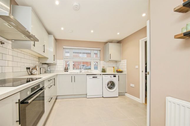 12, Robert Darry Close, Sudbury photo 4