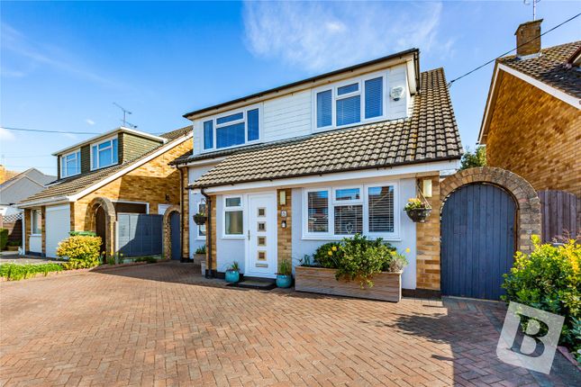 Thumbnail Detached house for sale in Vista Road, Wickford, Essex