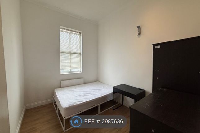 Flat C, Haverstock Hill, London photo 4