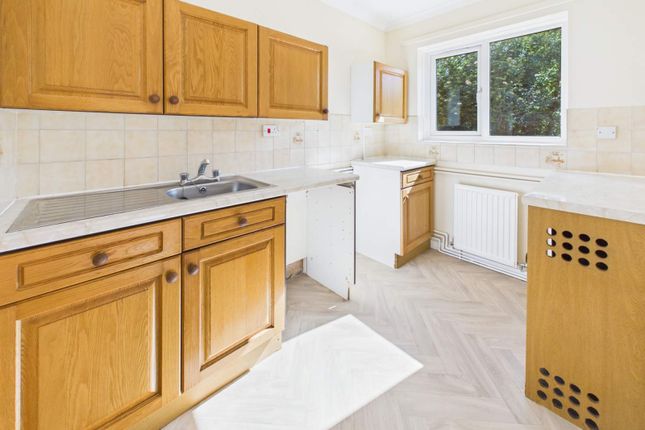 10, Cwrt Deri, Cardiff photo 3