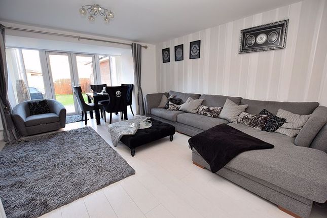 4 Bed Semi Detached House For Sale In Massive Master Bedroom