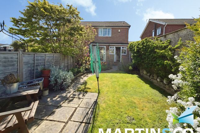 57, Glenfields, Wakefield photo 4