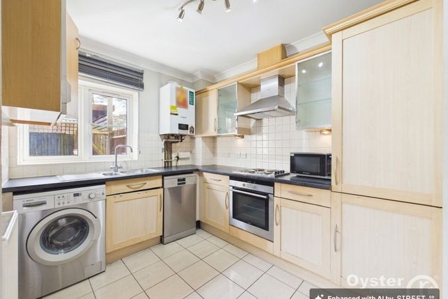 4 Amber House Honeypot Lane, Stanmore photo 3