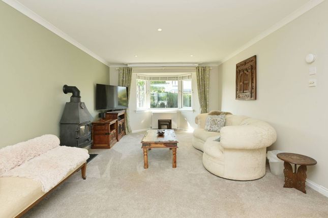 Kirklands Park Crescent, Edinburgh photo 2