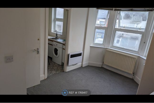 Thumbnail Flat to rent in Woodborough Road, Nottingham