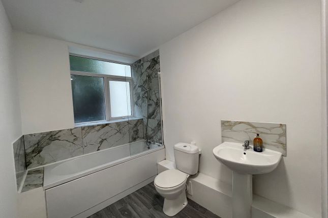 Flat 5, Chippenham photo 5