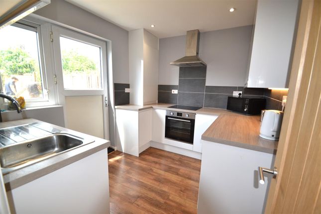 165, Hunters Hall Road, Dagenham photo 2