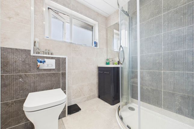 3, Harper Crescent, Wishaw photo 3