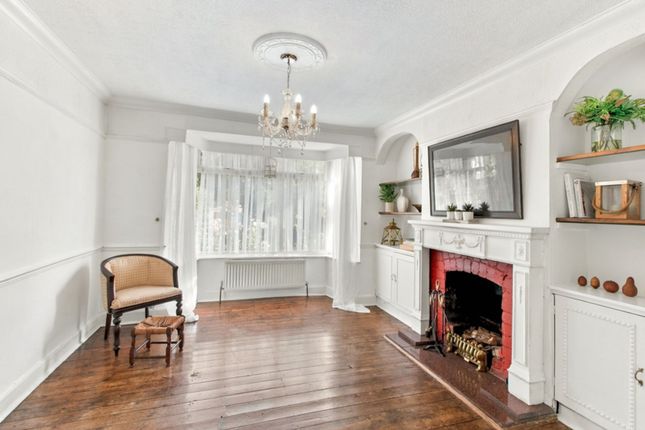 41 Parkland Crescent, Leeds photo 3
