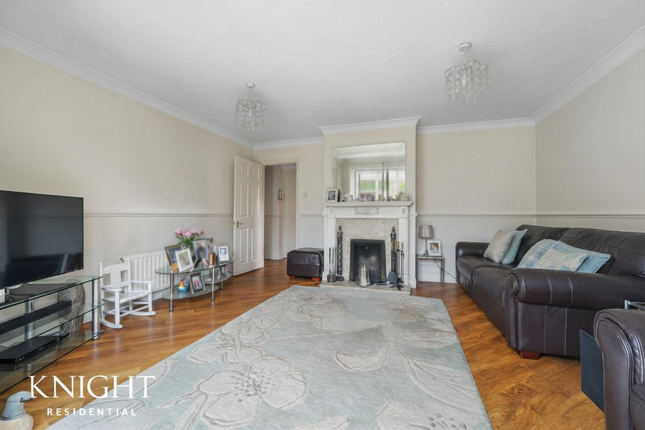 4, Cross Field Way, Colchester photo 4
