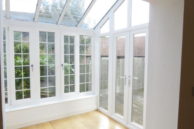 27, Palmerston Way, Hitchin photo 2
