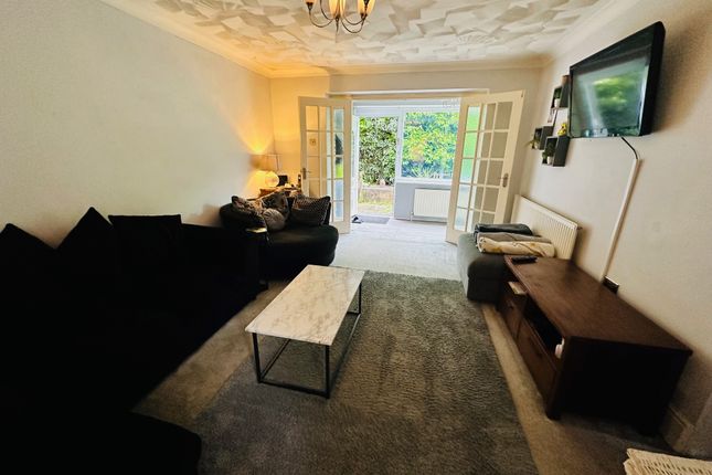 Flat to rent in Queens Park Gardens, Bournemouth