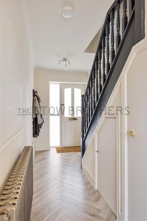 1A, Clarendon Road, London photo 4