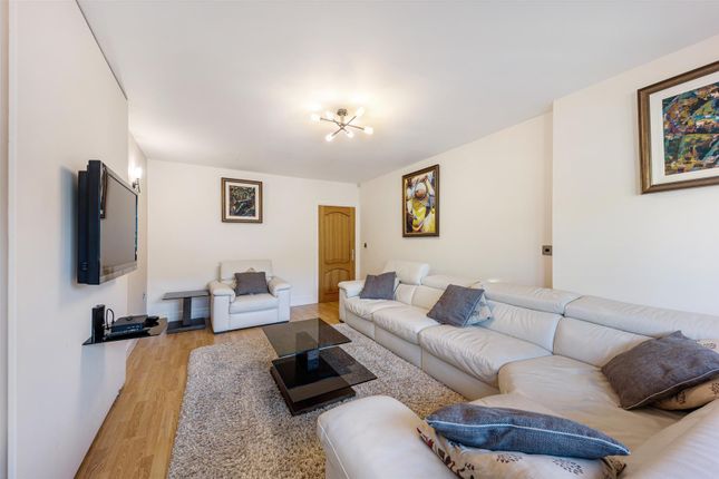 Lounge 3
