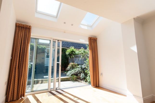 18 Dorchester Mews, St Margarets photo 4