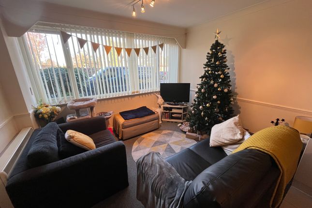Flat 3, Farnham Court, Bond Lane photo 5