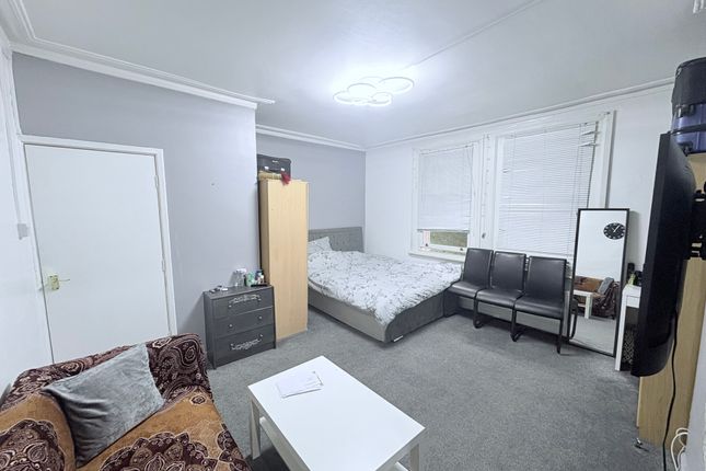 4 Lime Lodge, Montalt Road, Woodford Green photo 2