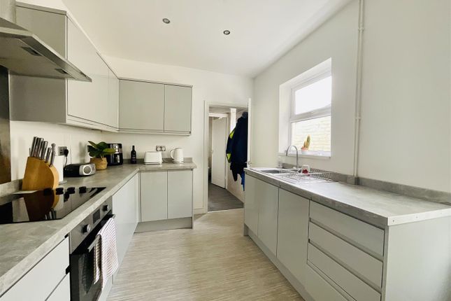 9, Pemberton Road, Llanelli photo 4