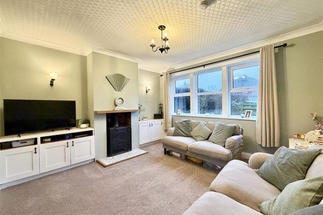 55, Carrfield Road, Leeds photo 3